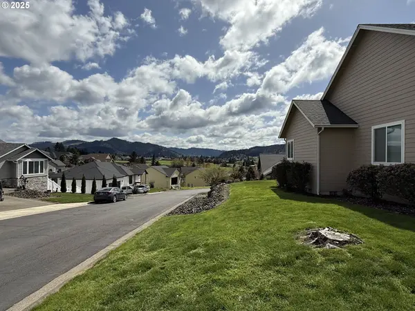 1922 KAPELA CT, Sutherlin, OR 97479