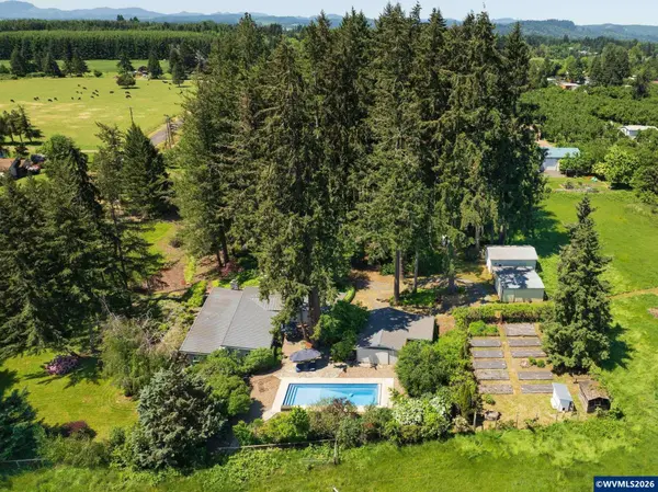 27777 Snyder Rd, Junction City, OR 97448