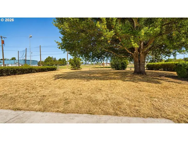 1815 N Danebo AVE, Eugene, OR 97402