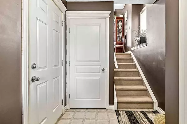 100 Crystal Shores CV, Okotoks, AB T1S 2B5