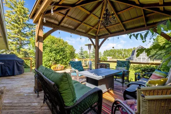 402020 28 ST E, Rural Foothills County, AB T1S 6C3