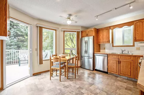 214 Fairway DR NW, High River, AB T1V 1C9