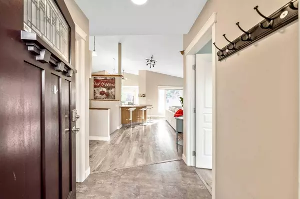 1607 Sunshine Close SE, High River, AB T1V 1W4