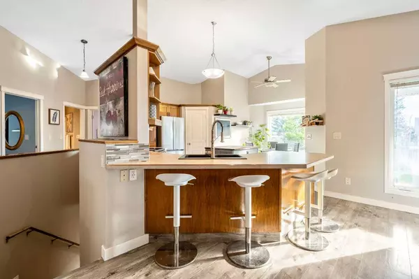 1607 Sunshine Close SE, High River, AB T1V 1W4