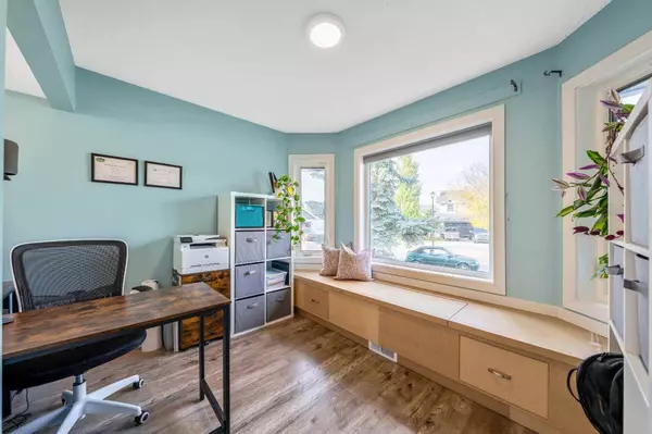 1607 Sunshine Close SE, High River, AB T1V 1W4