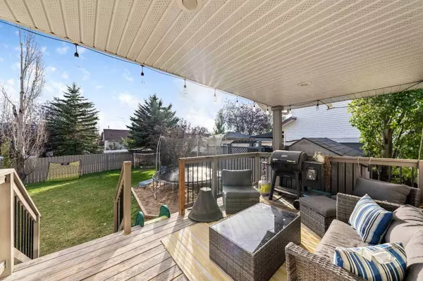 1607 Sunshine Close SE, High River, AB T1V 1W4