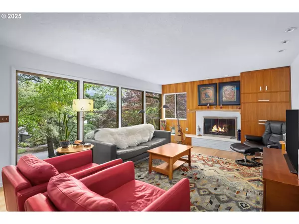 5220 SW SHATTUCK RD, Portland, OR 97221