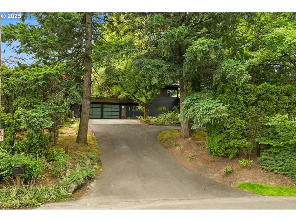 5220 SW SHATTUCK RD, Portland, OR 97221