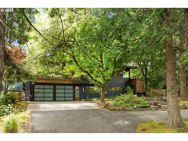 5220 SW SHATTUCK RD, Portland, OR 97221