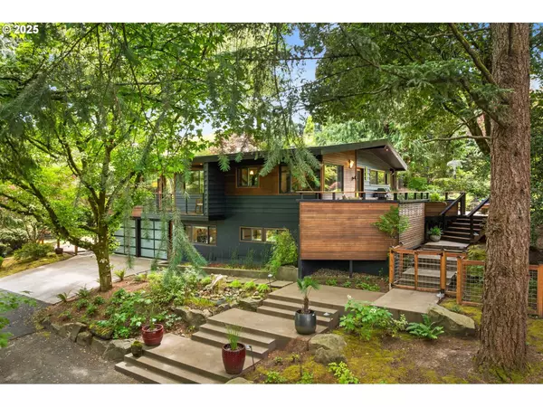 5220 SW SHATTUCK RD, Portland, OR 97221