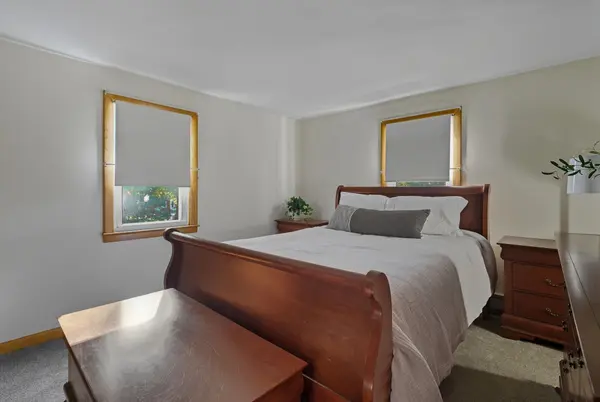 4 Vernon Ave, Rochester, NH 03867