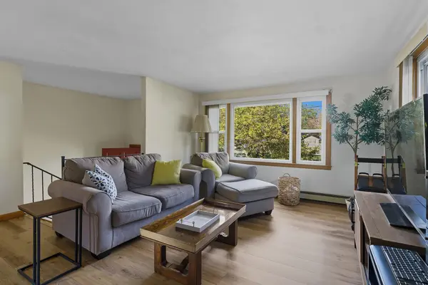4 Vernon Ave, Rochester, NH 03867