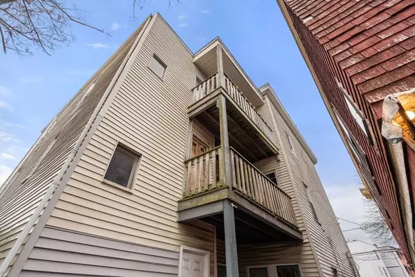 41 Shawmut St, Chelsea, MA 02150