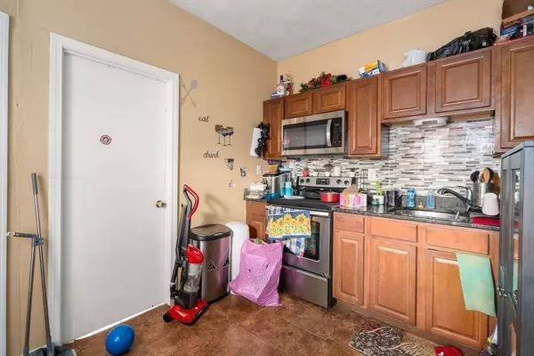 39-41 Shawmut St, Chelsea, MA 02150