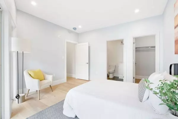 230 Washington St #6, Boston, MA 02135