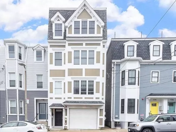 172 W 7th St #3, Boston, MA 02127