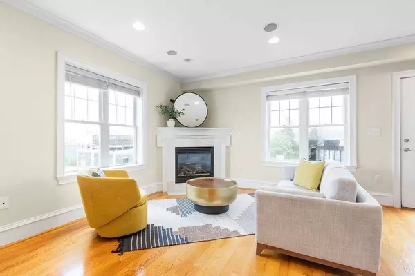 172 W 7th St #3, Boston, MA 02127