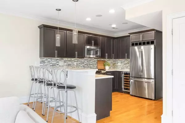 172 W 7th St #3, Boston, MA 02127