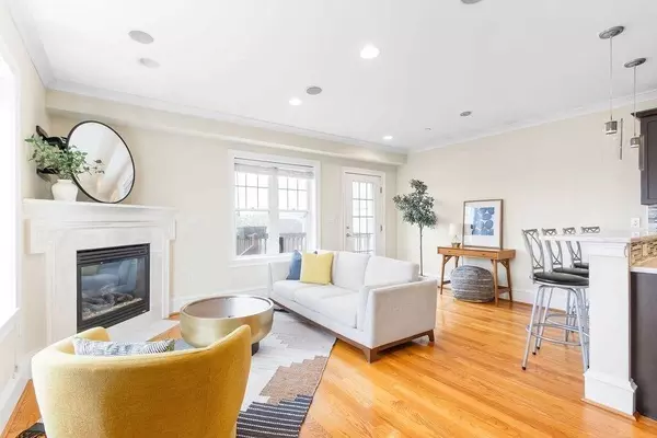 172 W 7th St #3, Boston, MA 02127