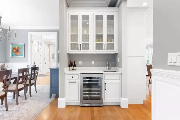 16 Grace Rd, Newton, MA 02459