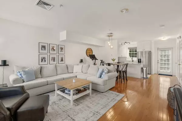 122 E Squantum St #2, Quincy, MA 02171