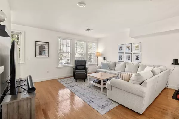 122 E Squantum St #2, Quincy, MA 02171