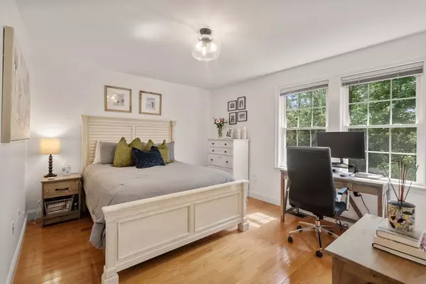 122 E Squantum St #2, Quincy, MA 02171