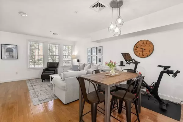 122 E Squantum St #2, Quincy, MA 02171