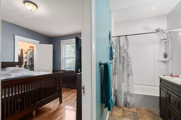 5 Bay State Rd, Worcester, MA 01606