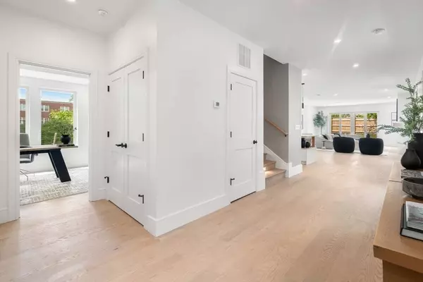 31 Evergreen St #2, Boston, MA 02130