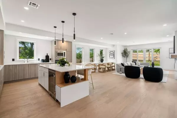 31 Evergreen St #2, Boston, MA 02130