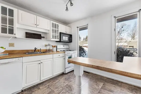 16 Grove Sq #16, Randolph, MA 02368