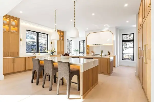 28 Cottonwood Rd, Newton, MA 02459