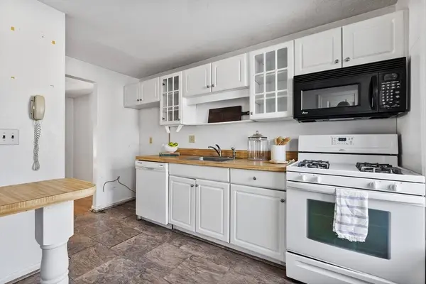 16 Grove Sq #16, Randolph, MA 02368