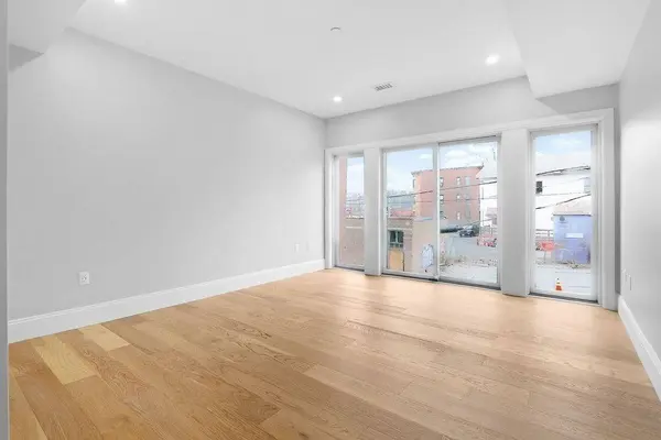 230 Washington St #7, Boston, MA 02135