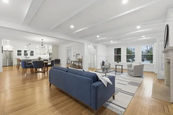 1806 Beacon St, Newton, MA 02468