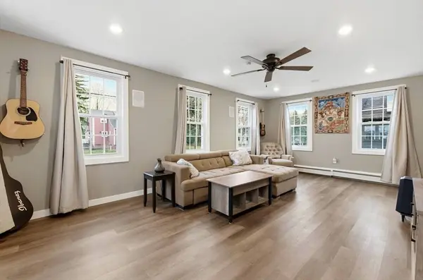411 Market St, Rockland, MA 02370