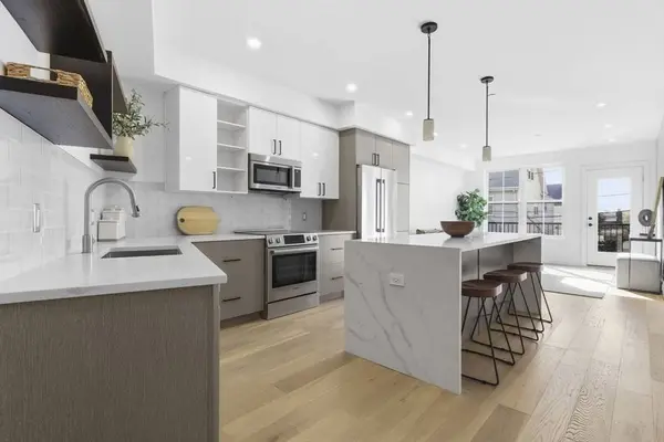 230 Washington St #1, Boston, MA 02135