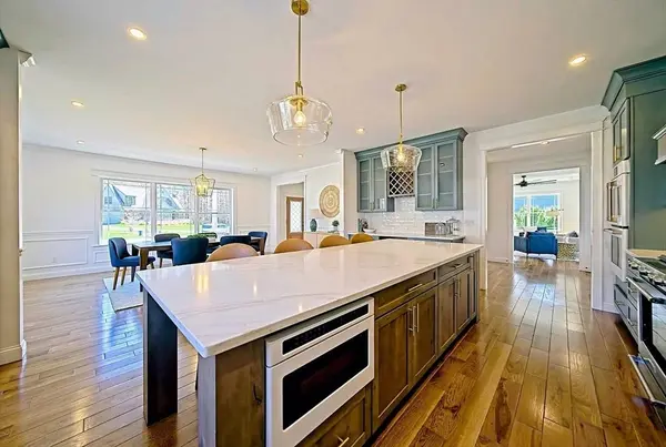 13 Park Pl, Mattapoisett, MA 02739