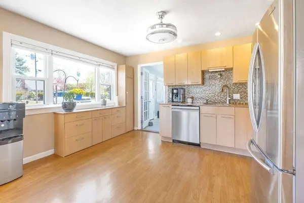 49 Wellesley Rd, Stoughton, MA 02072