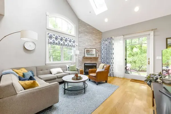 17 Wadsworth Ln #17, Wayland, MA 01778