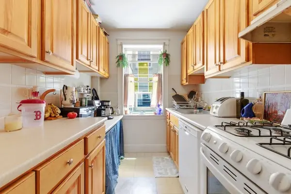 10 Melvin Ave #7, Boston, MA 02135