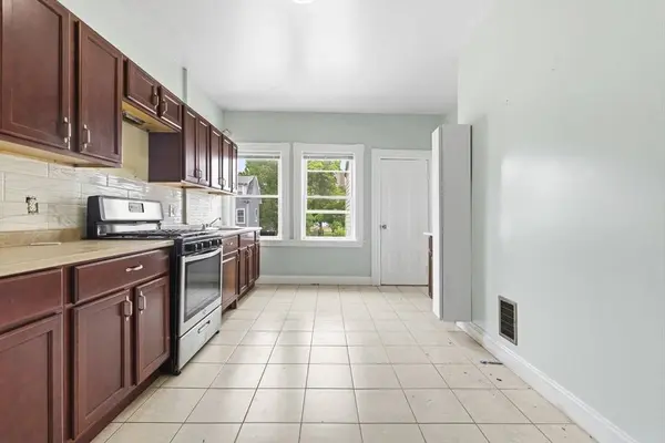 31-33 Lothrop St, Boston, MA 02135