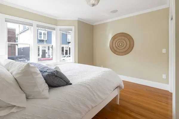 110 Park St #5, Boston, MA 02132