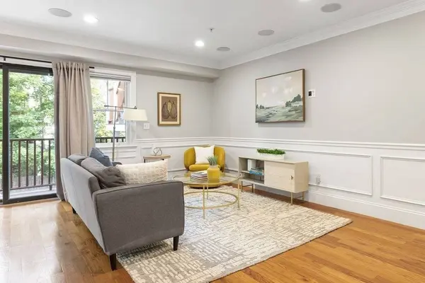 110 Park St #5, Boston, MA 02132