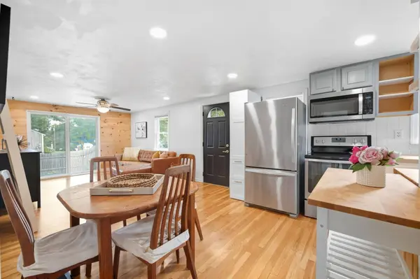29 Dunn Ave, Wrentham, MA 02093