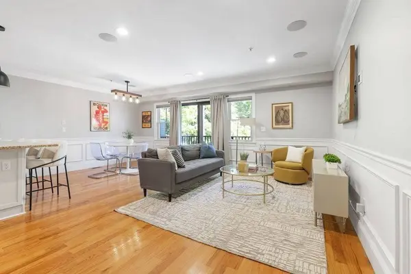 110 Park St #5, Boston, MA 02132