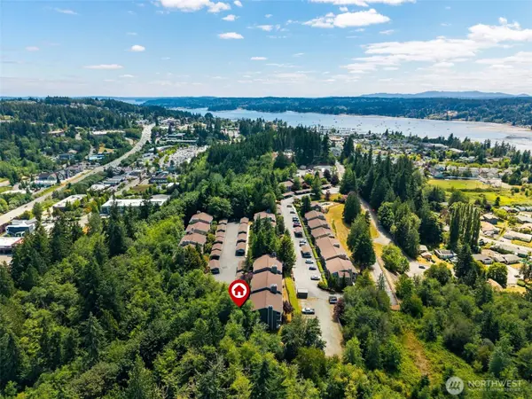 20198 Vikings Crest LOOP NE #8-105, Poulsbo, WA 98370