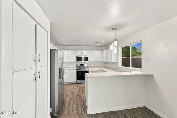 11948 W DAHLIA Drive, El Mirage, AZ 85335