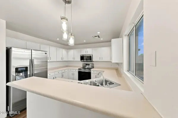 11948 W DAHLIA Drive, El Mirage, AZ 85335